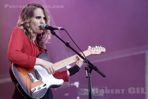 ANNA CALVI - 2011-07-02 - BELFORT - Presqu'ile du Malsaucy - 